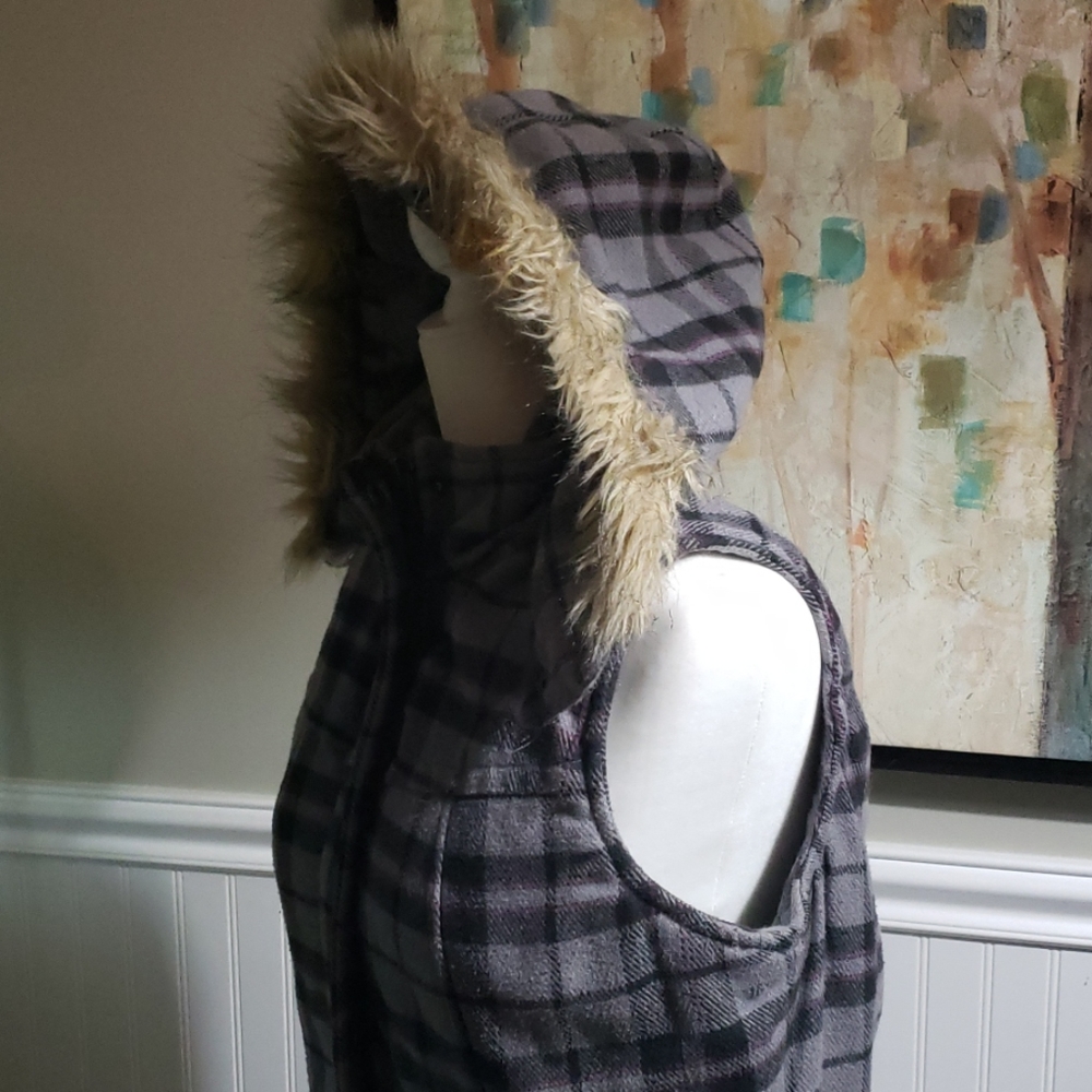 ROXY Quilted Vest with fur hood Size L